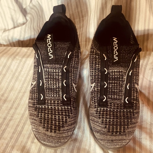 Size 9 Nike vapormax 2 flyknites - Picture 1 of 8